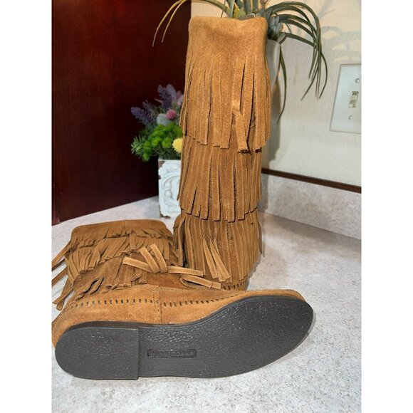 New Minnetonka 3-Layer Fringe Boots Size 6 - Tan *Best Seller* - Picture 8 of 9